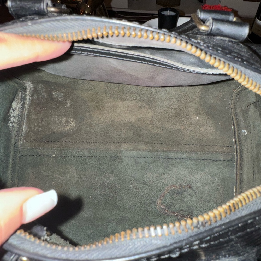 Louis Vuitton Black Epi speedy 25 - Picture 10 of 11